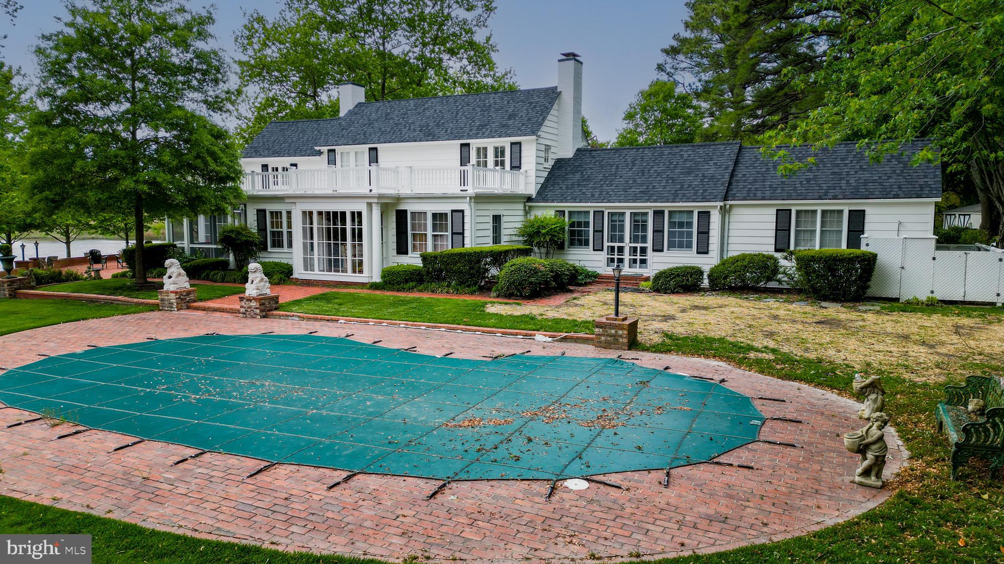 ROYAL OAK - Residential