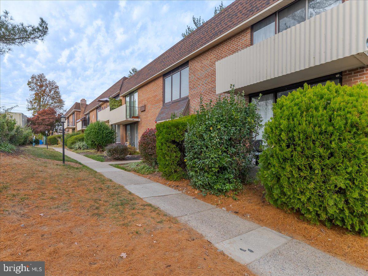 CONTEMPORARY VLG - Residential