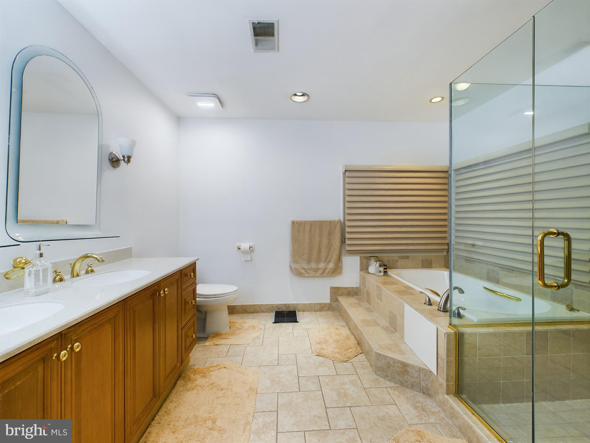 CHELSEA COURT - Residential