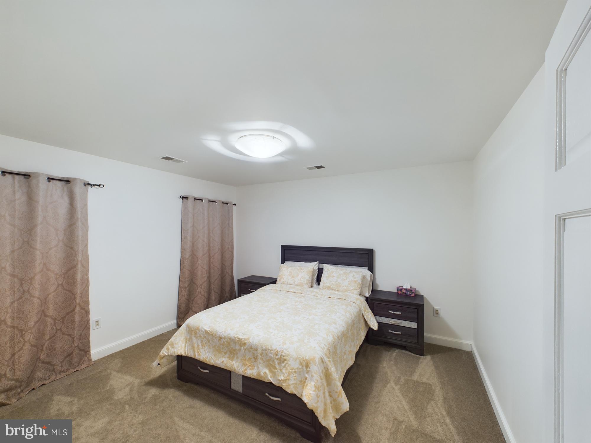 CHELSEA COURT - Residential