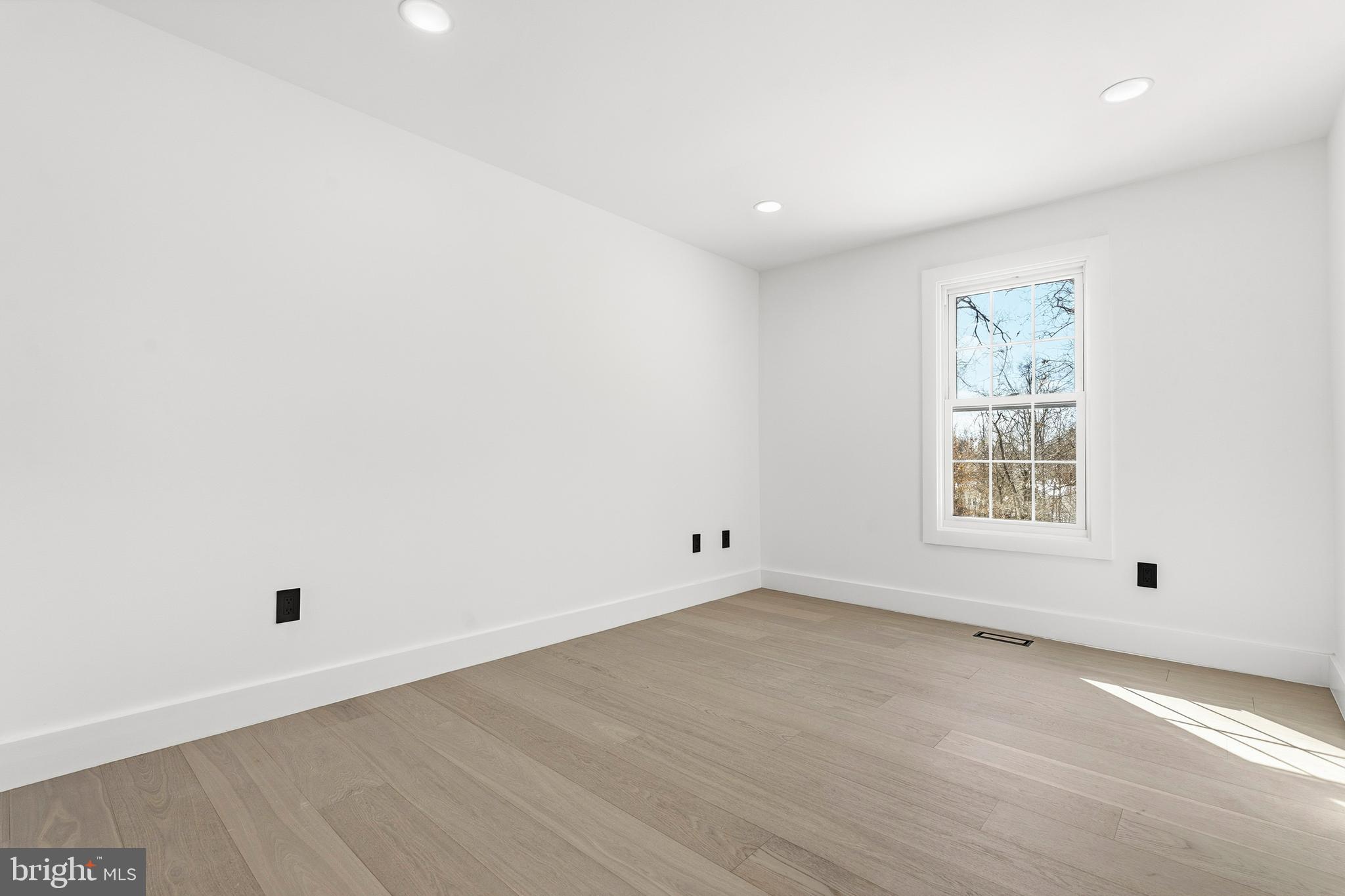 SHAKER WOODS - Residential