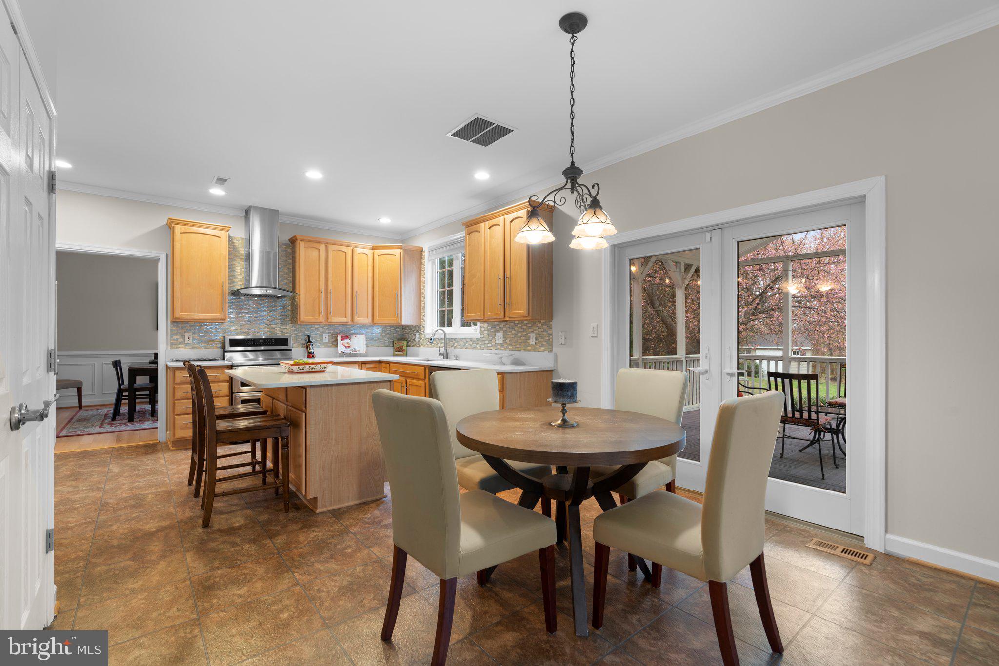 2090 SAINT JAMES ROAD