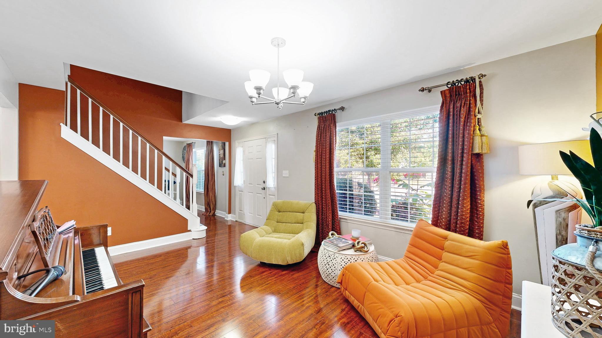 345 SUNNYSIDE LANE