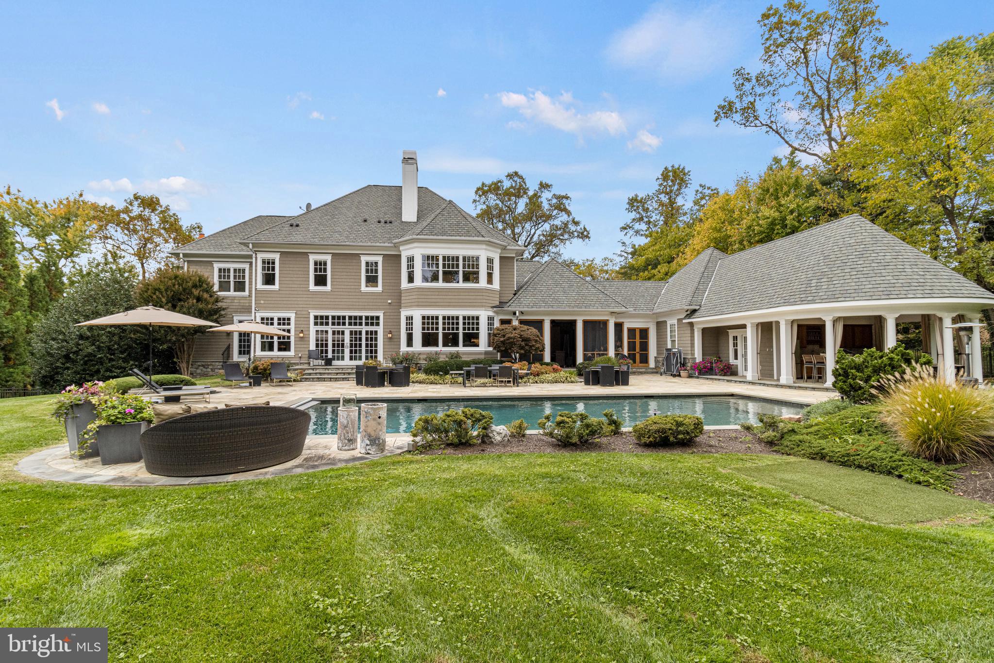 POTOMAC VILLAGE - Residential