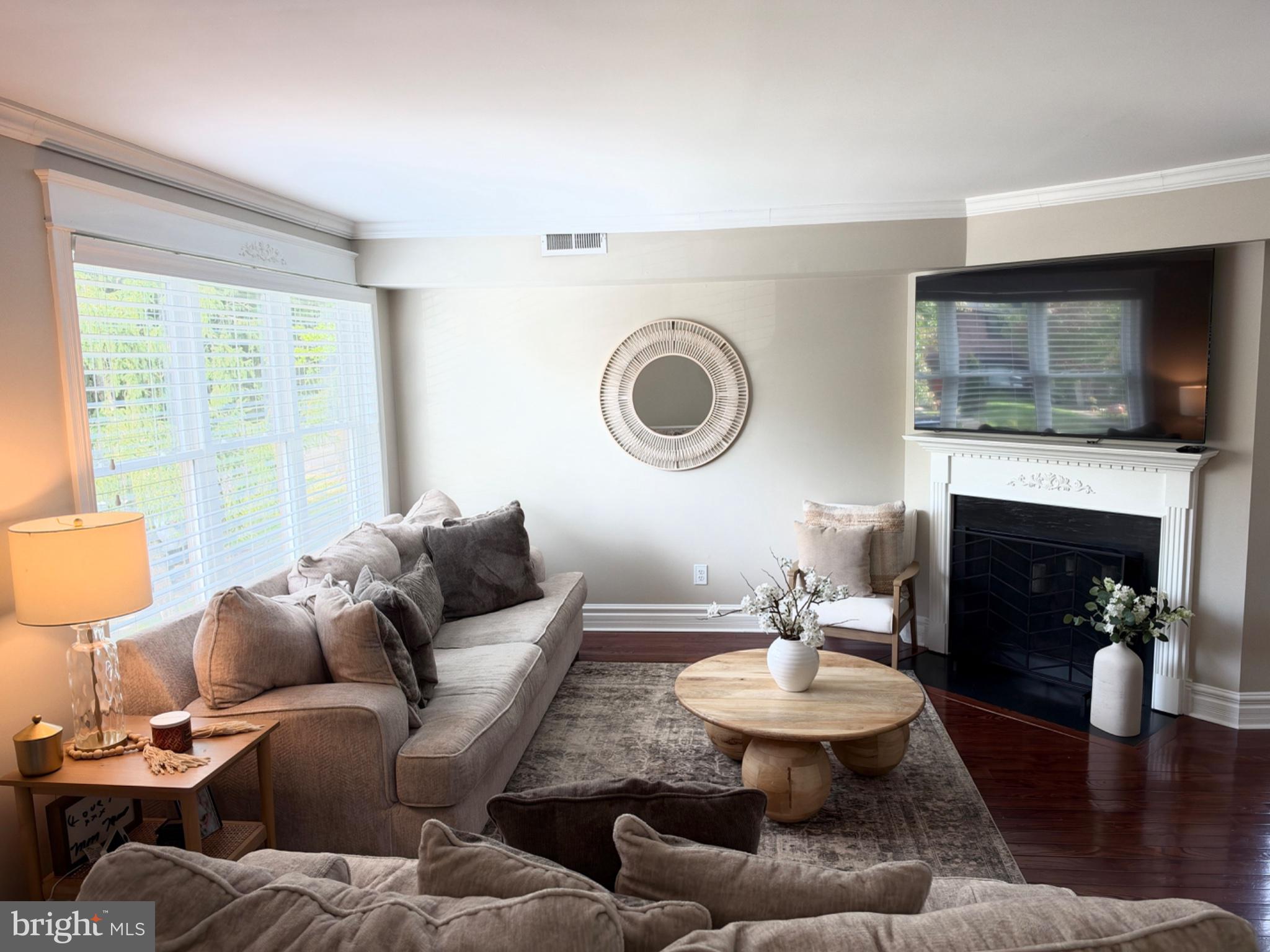 3949 WREXHAM COURT