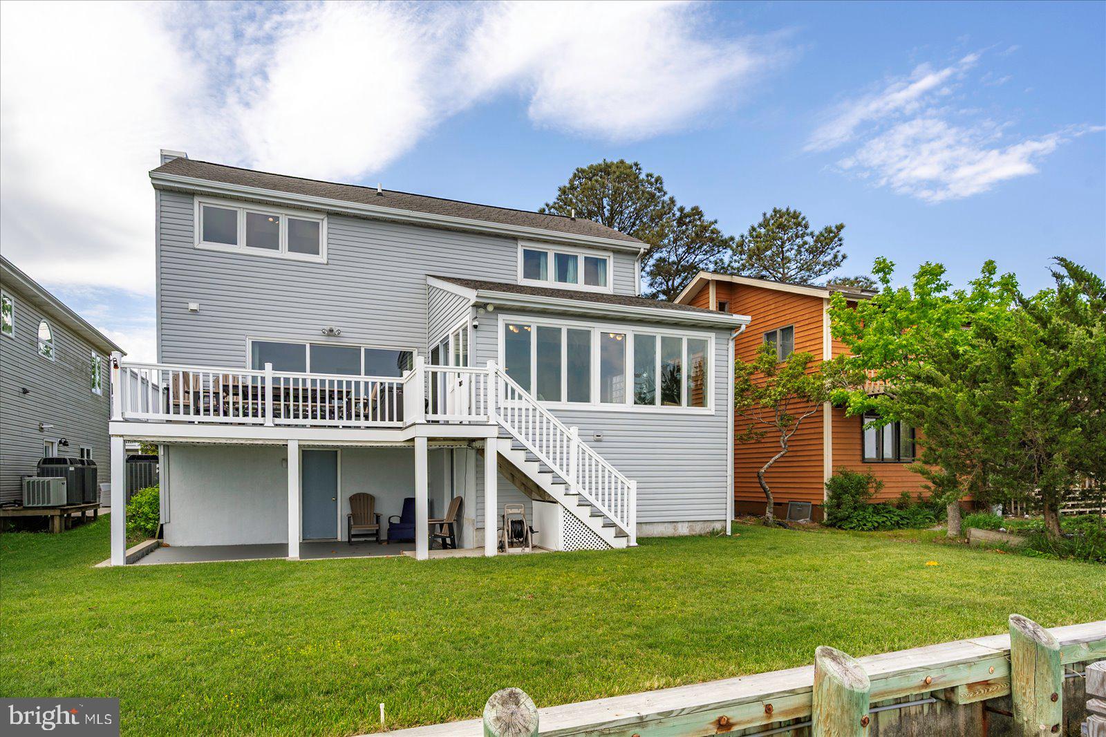 10 RIVERSIDE COURT