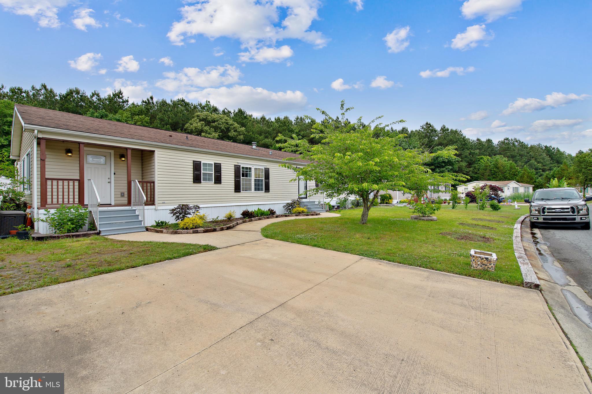 HEBRON WOODS - Residential