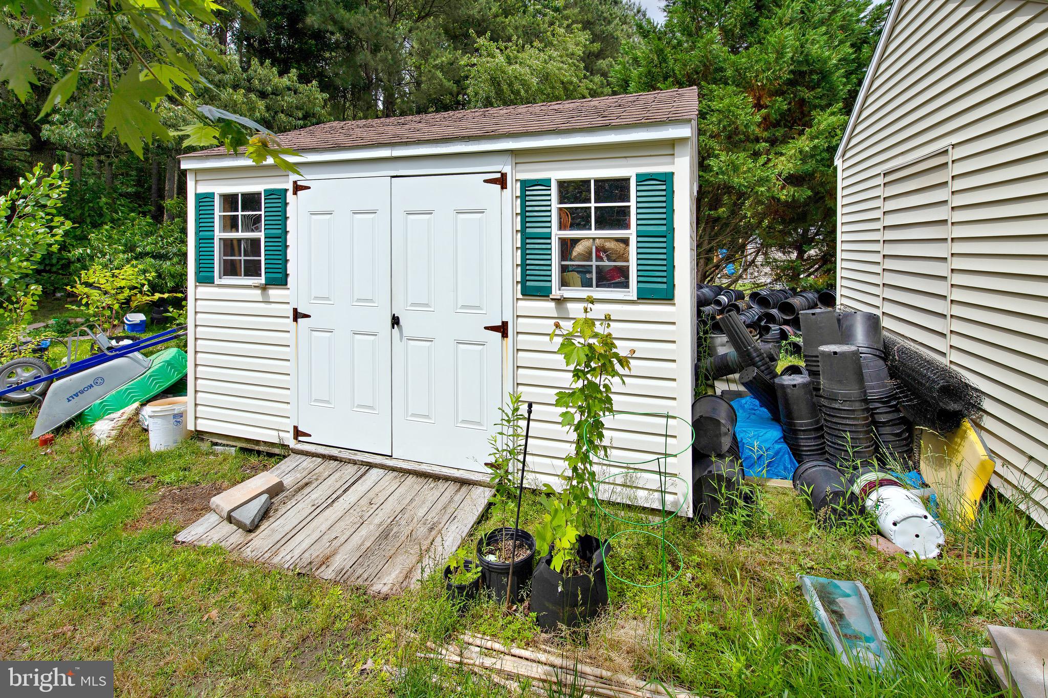 HEBRON WOODS - Residential