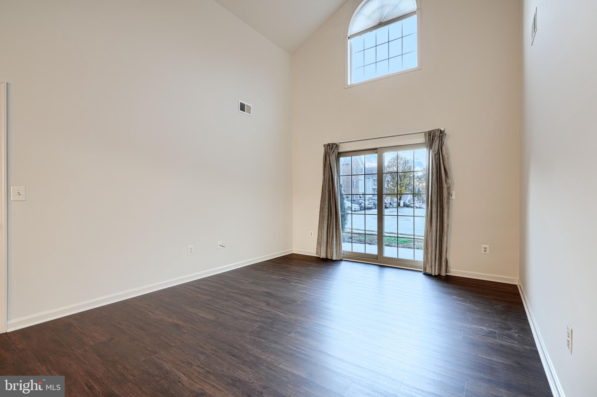 WINIFRED MANOR - Residential