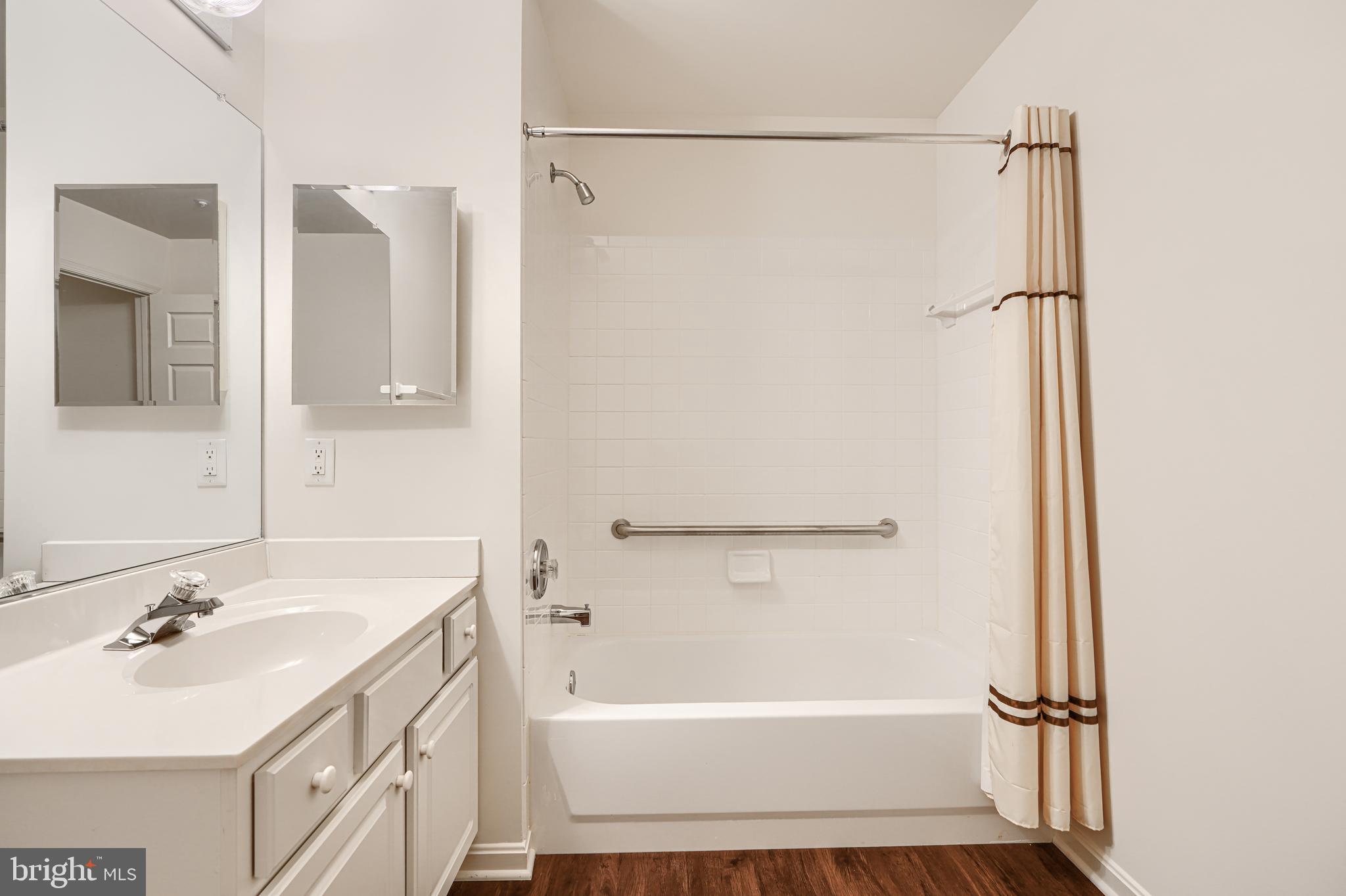 WINIFRED MANOR - Residential