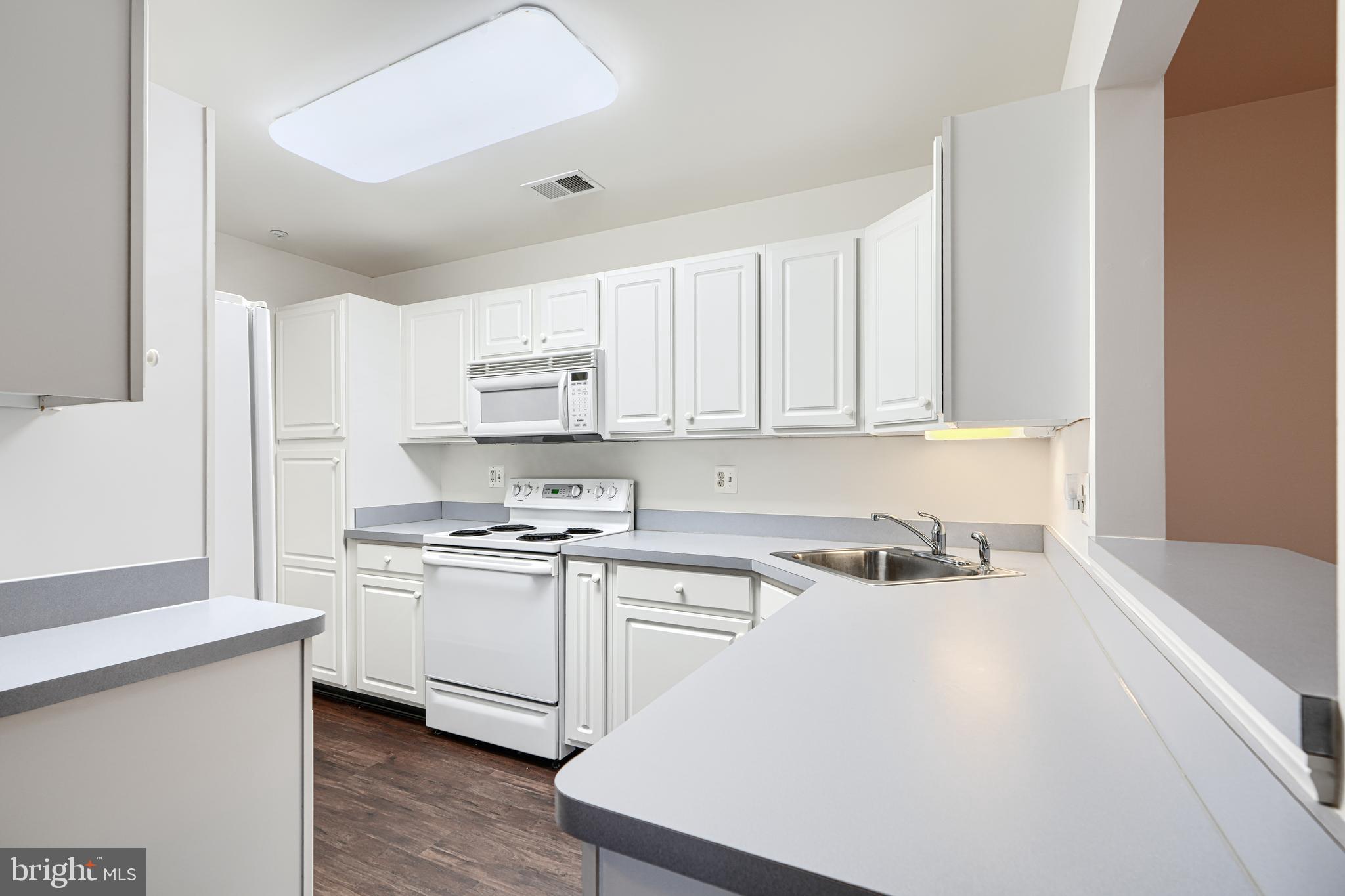 WINIFRED MANOR - Residential