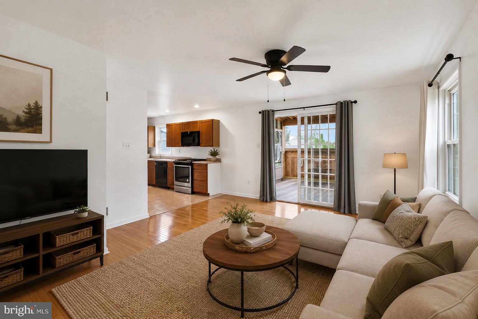 COLONIAL HILLS - Residential