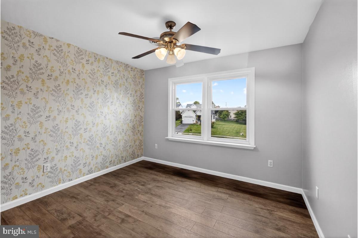 COLONIAL HILLS - Residential