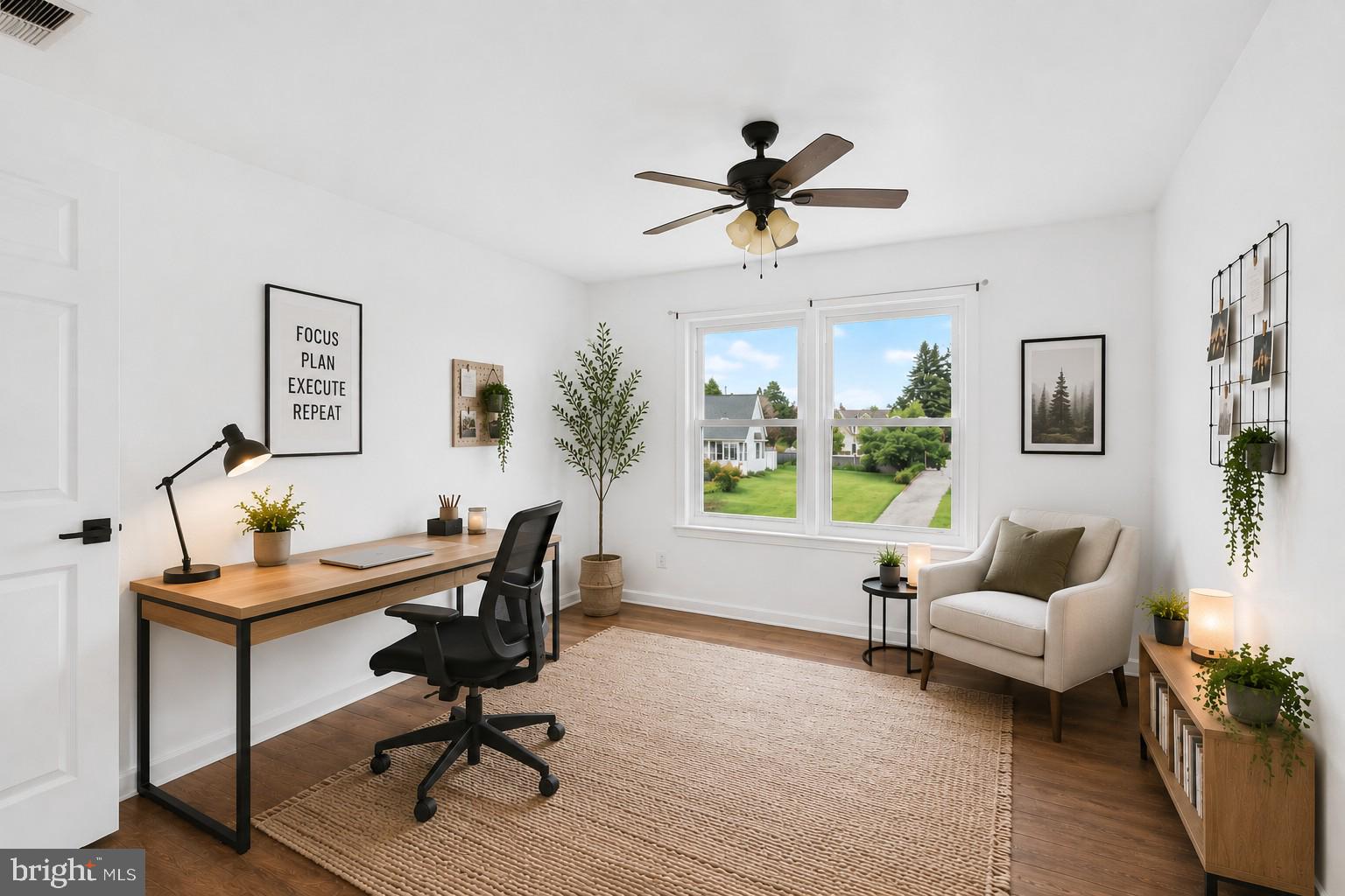 COLONIAL HILLS - Residential