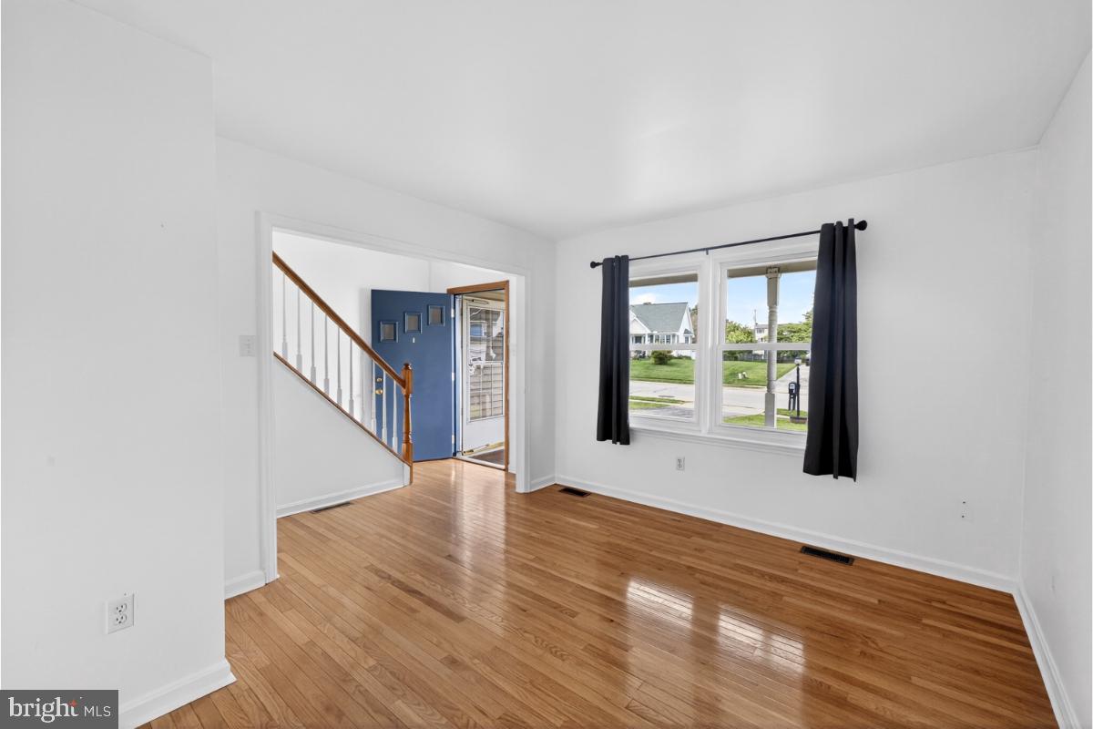 COLONIAL HILLS - Residential