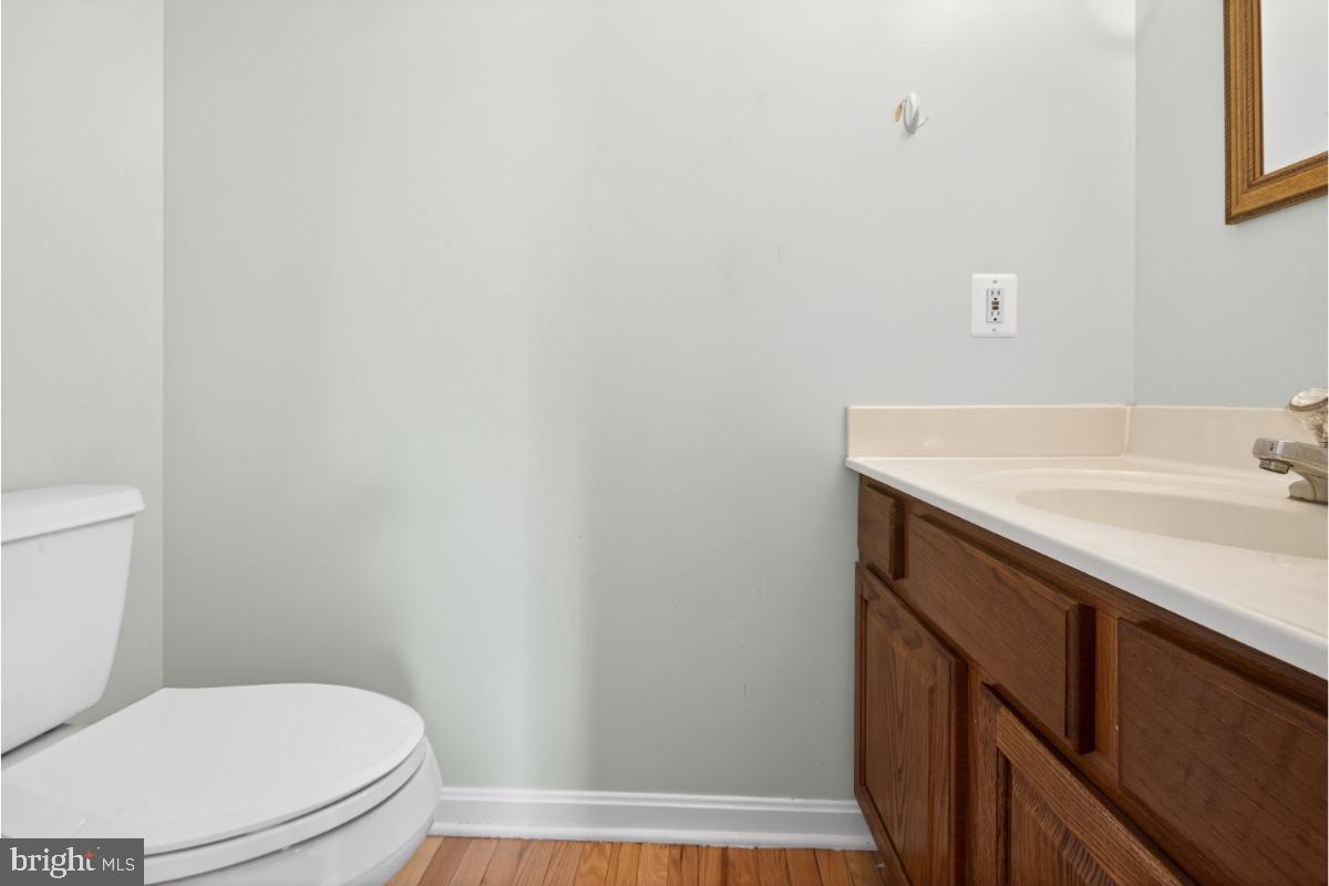 COLONIAL HILLS - Residential