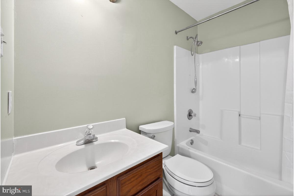 COLONIAL HILLS - Residential