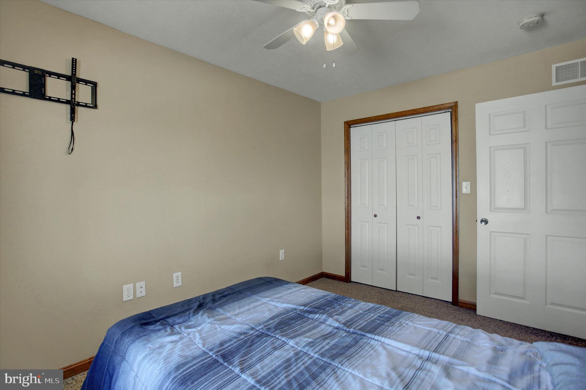 THORNWOOD VILLAGE - Residential