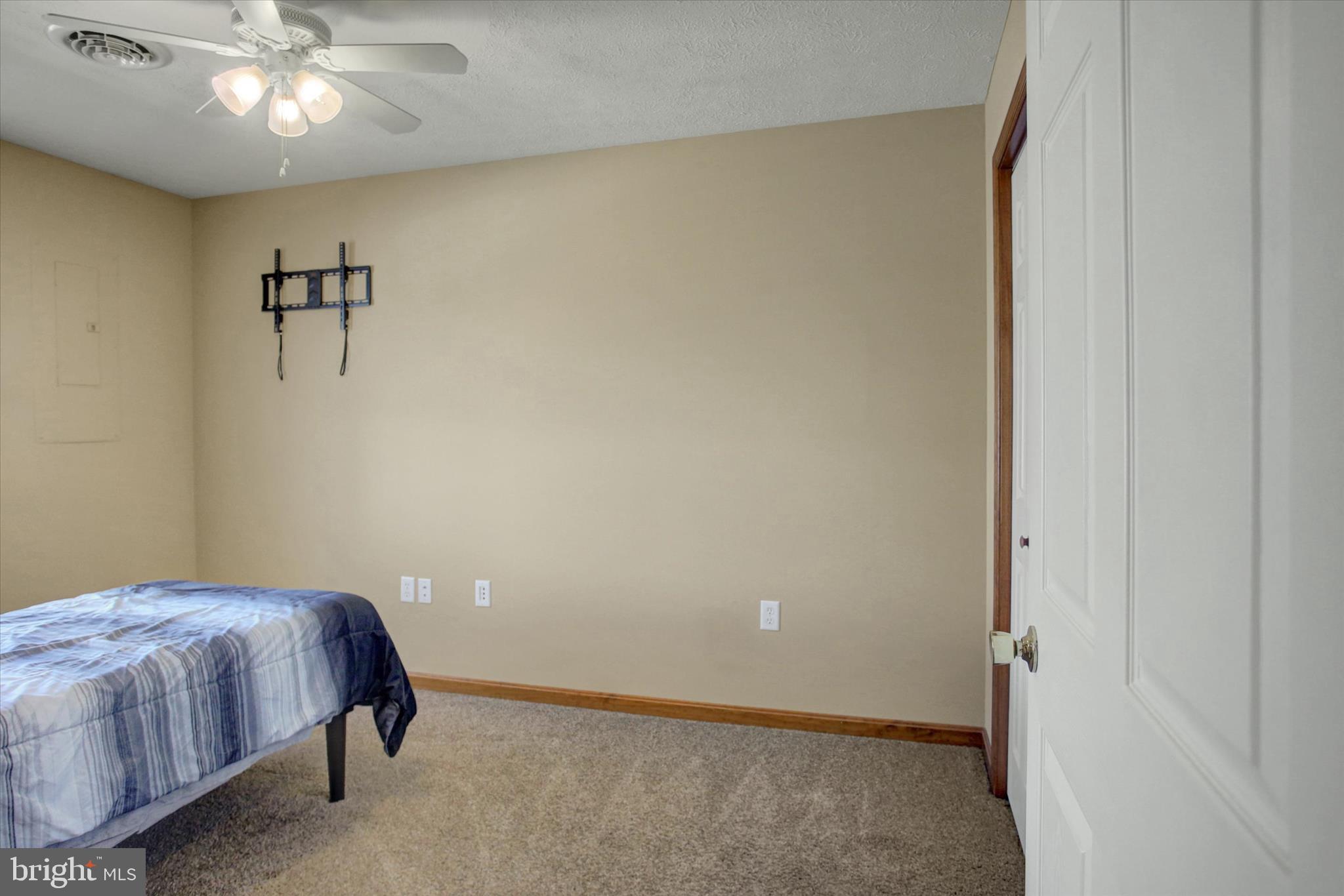 THORNWOOD VILLAGE - Residential