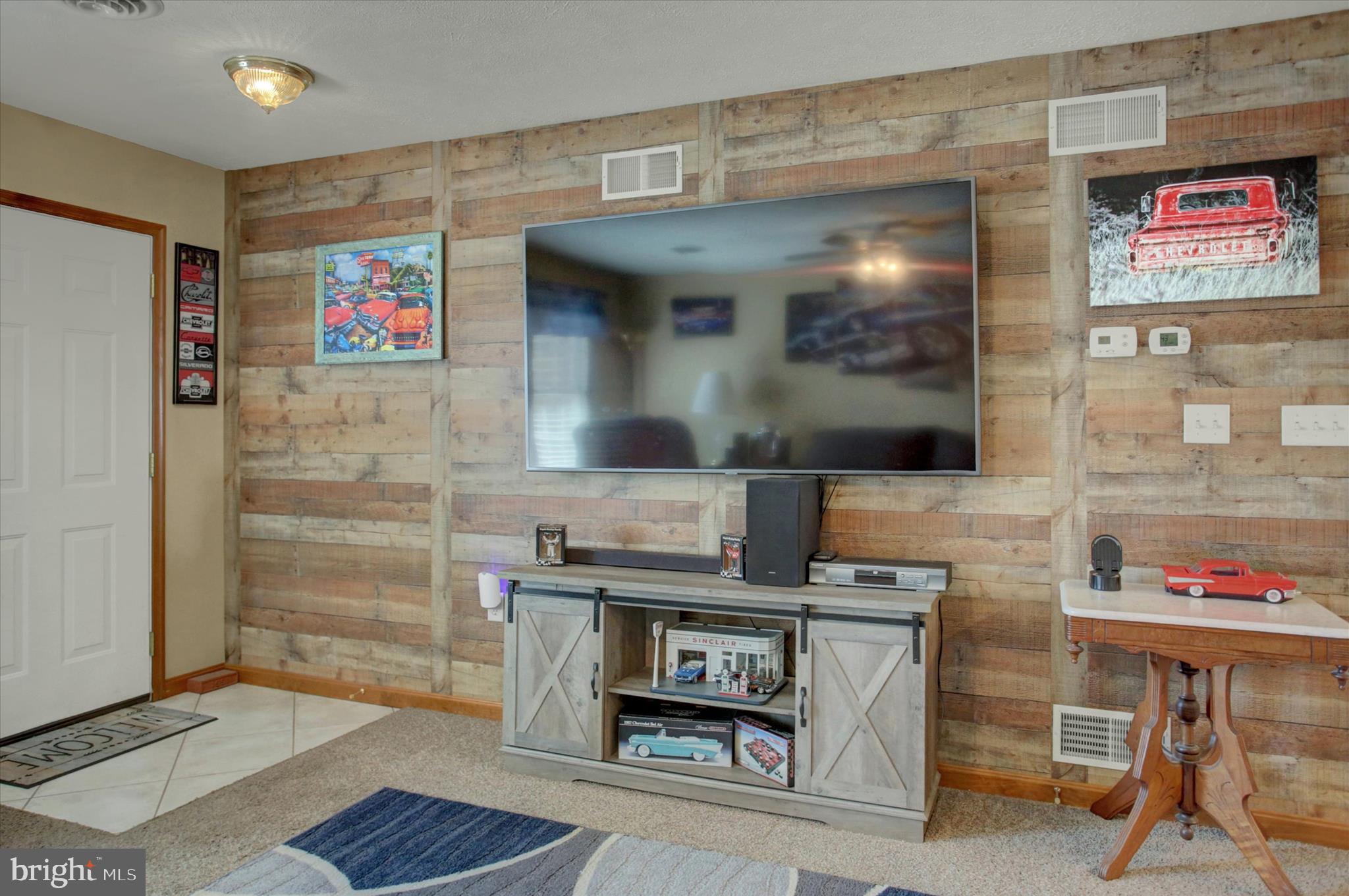 THORNWOOD VILLAGE - Residential