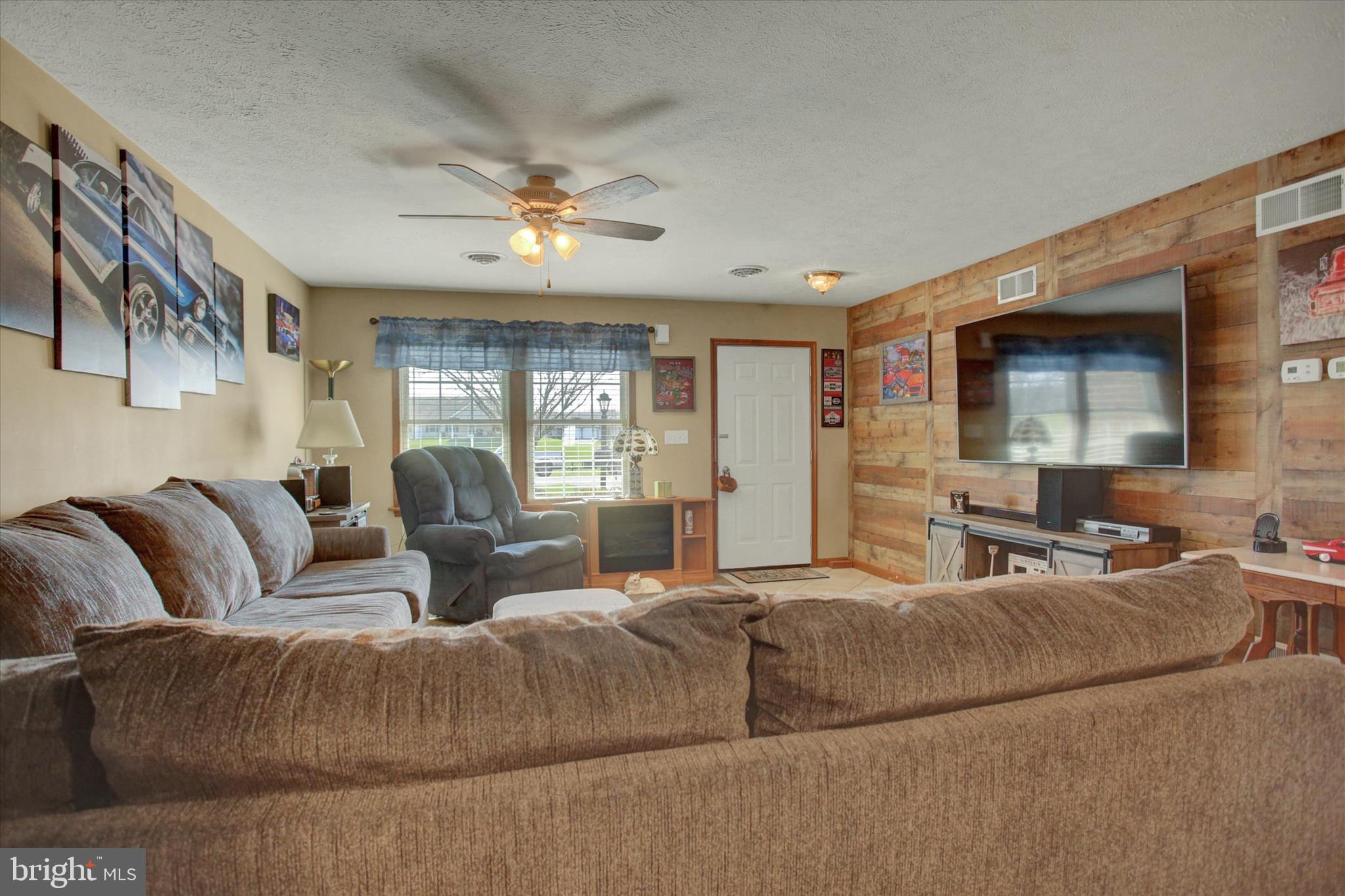 THORNWOOD VILLAGE - Residential