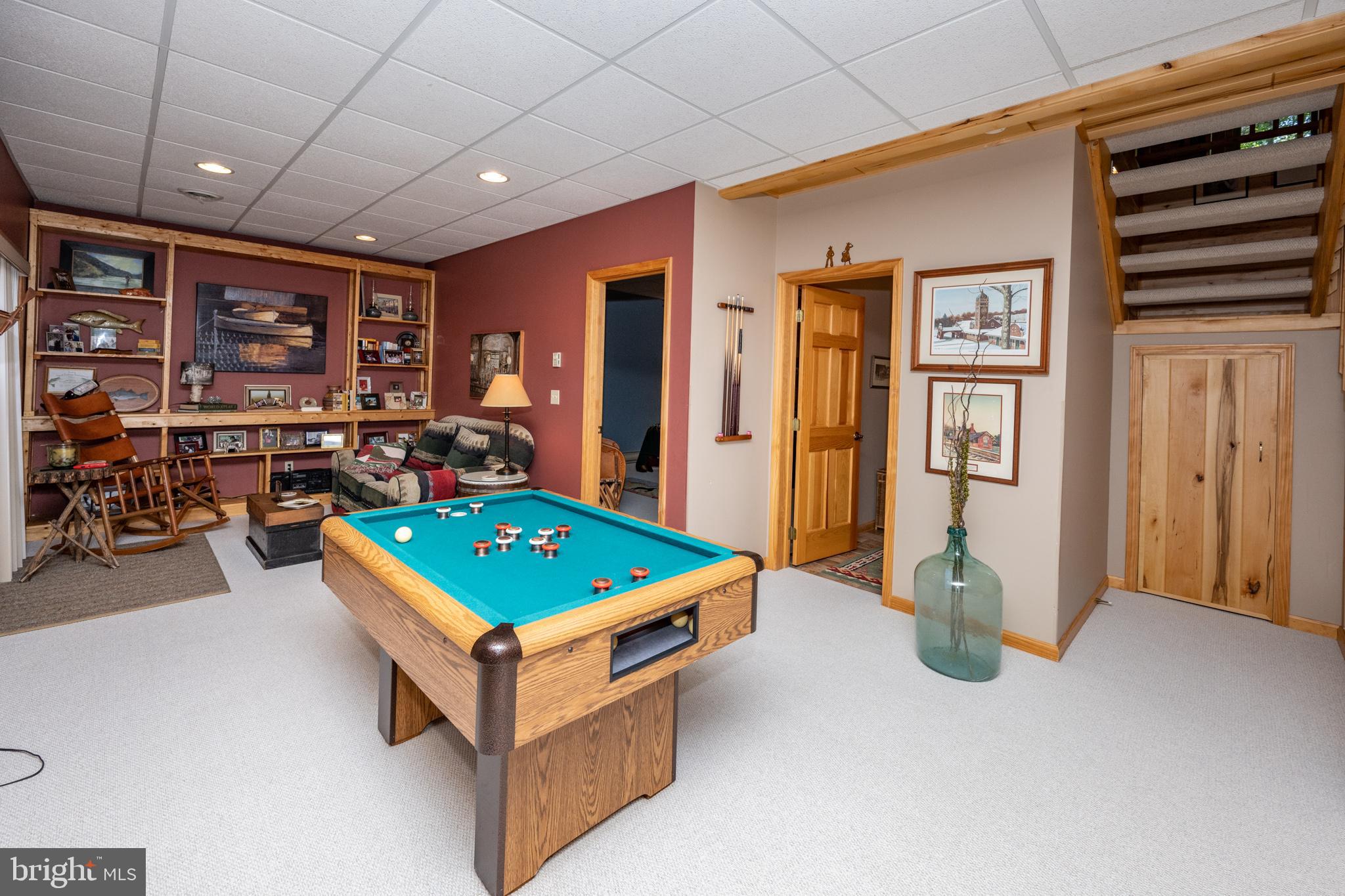 THOUSAND ACRES - Residential