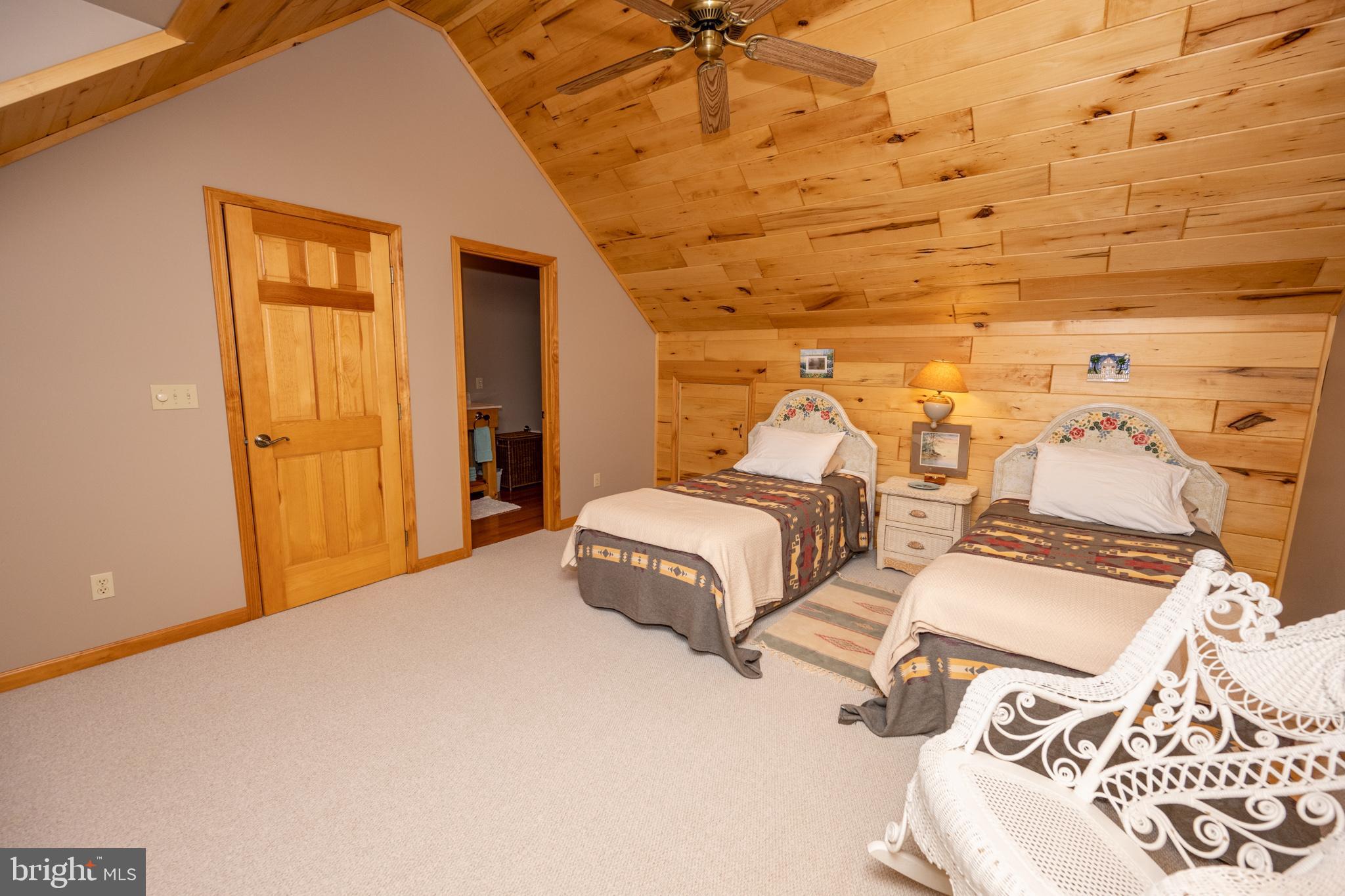 THOUSAND ACRES - Residential