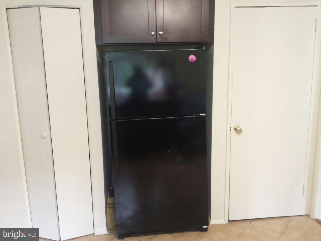 ABBOTT FOREST - Residential Lease