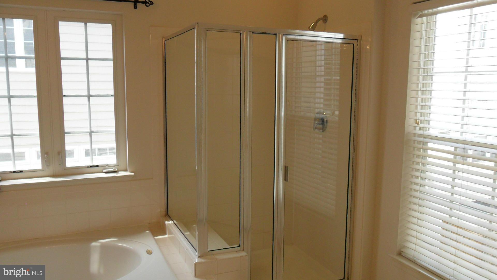 LORTON VALLEY NORTH - Residential Lease