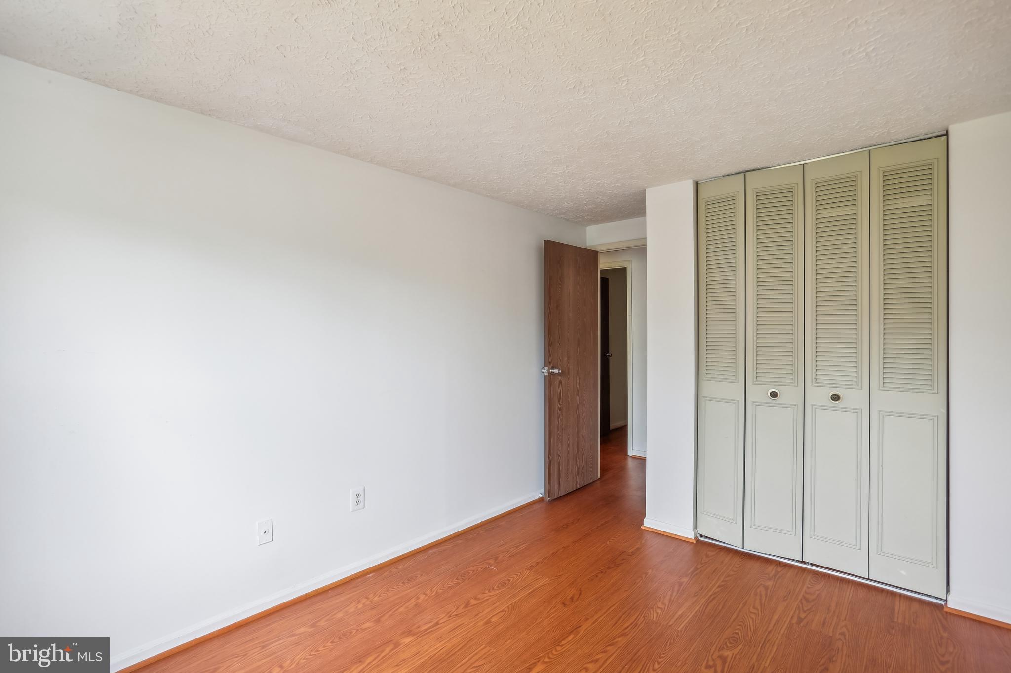 DUMONT OAKS - Residential