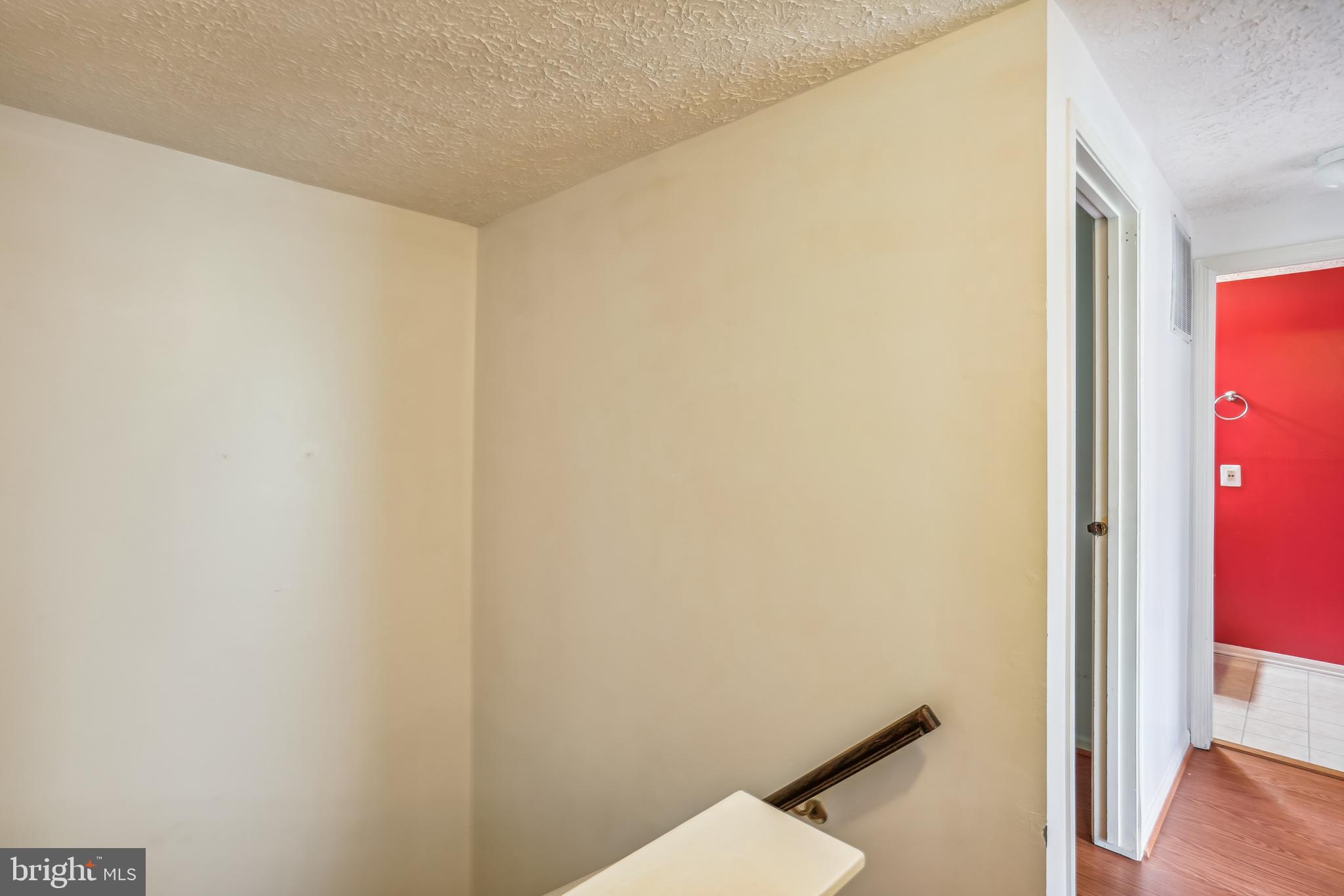 DUMONT OAKS - Residential