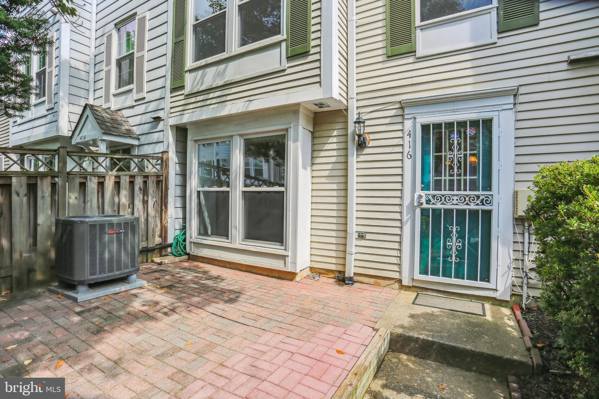 DUMONT OAKS - Residential