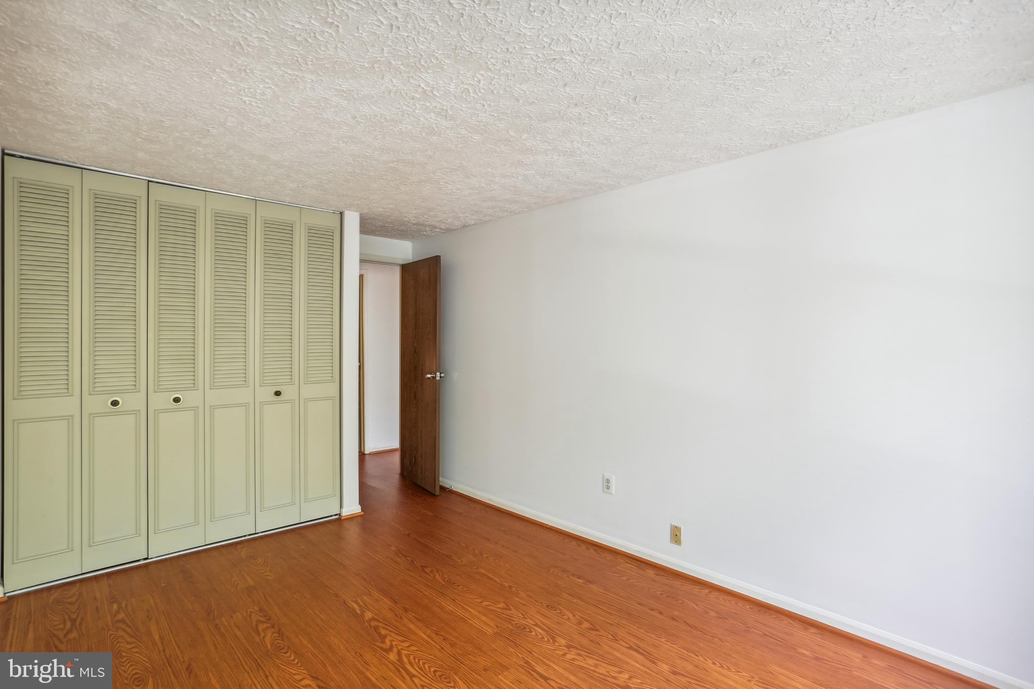 DUMONT OAKS - Residential