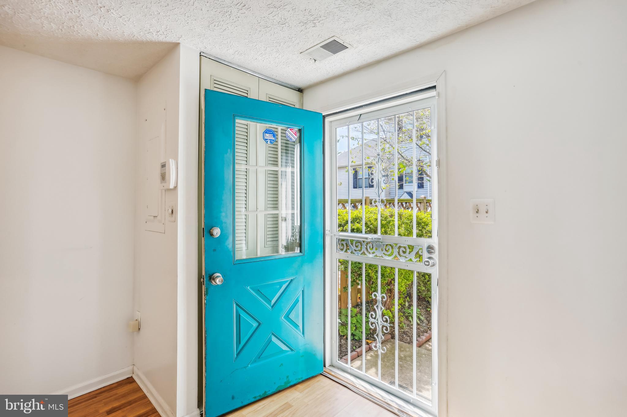 DUMONT OAKS - Residential