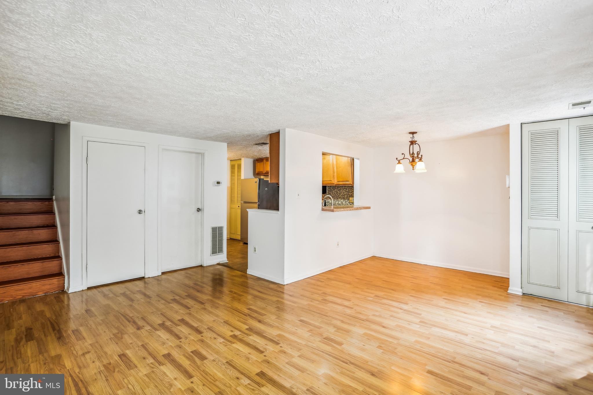 DUMONT OAKS - Residential