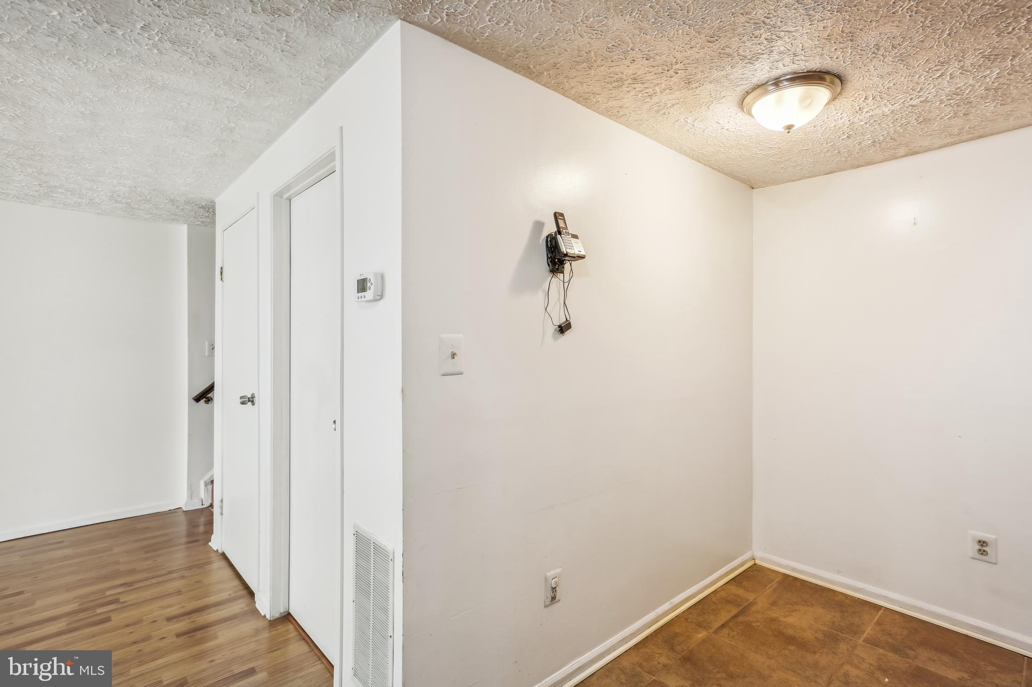 DUMONT OAKS - Residential