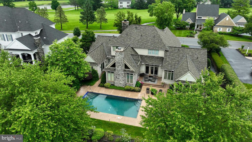 Photo of 783 Bent Creek Drive, LITITZ, PA 17543 (MLS # PALA2069386)