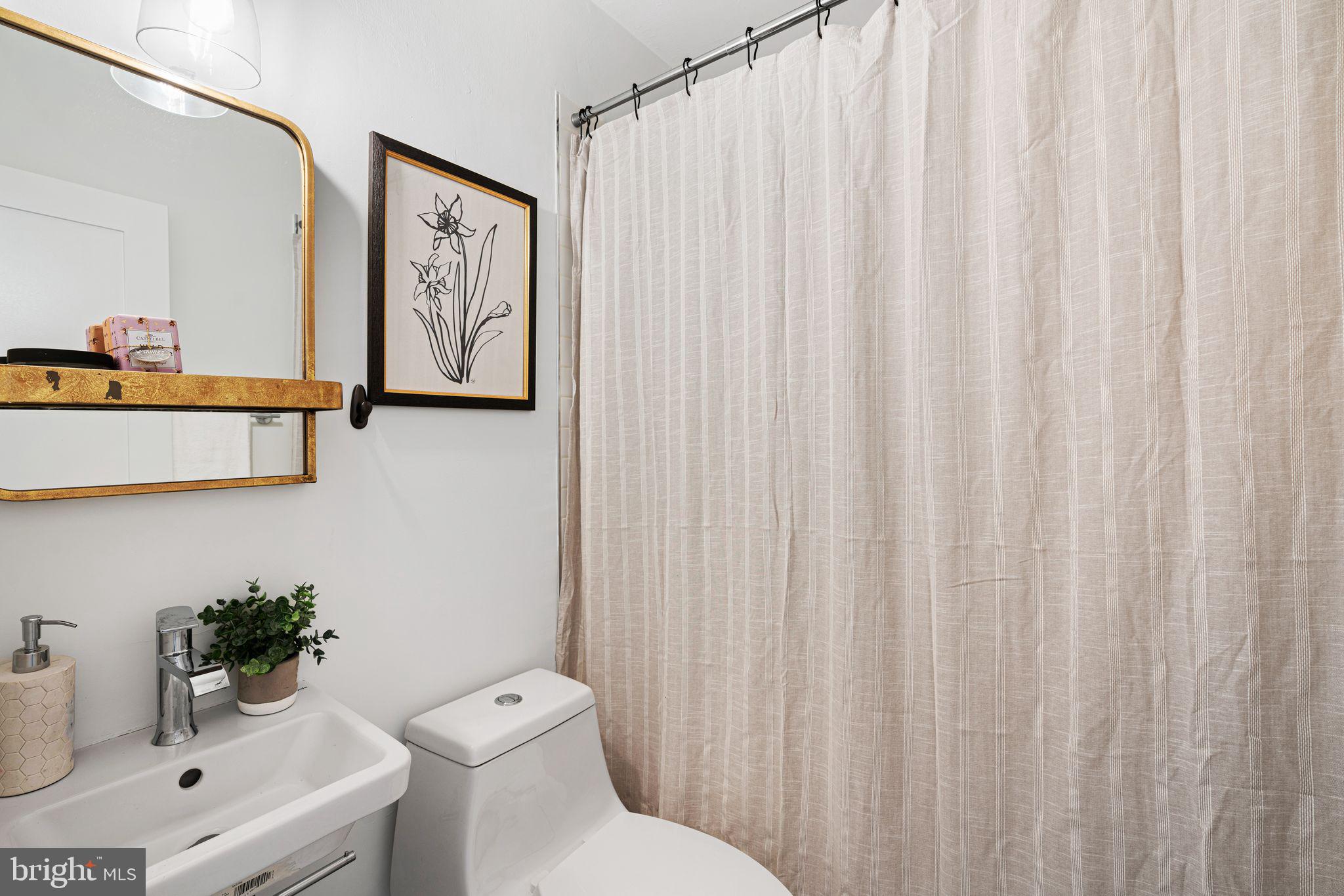 WASHINGTON SQ WEST - Residential