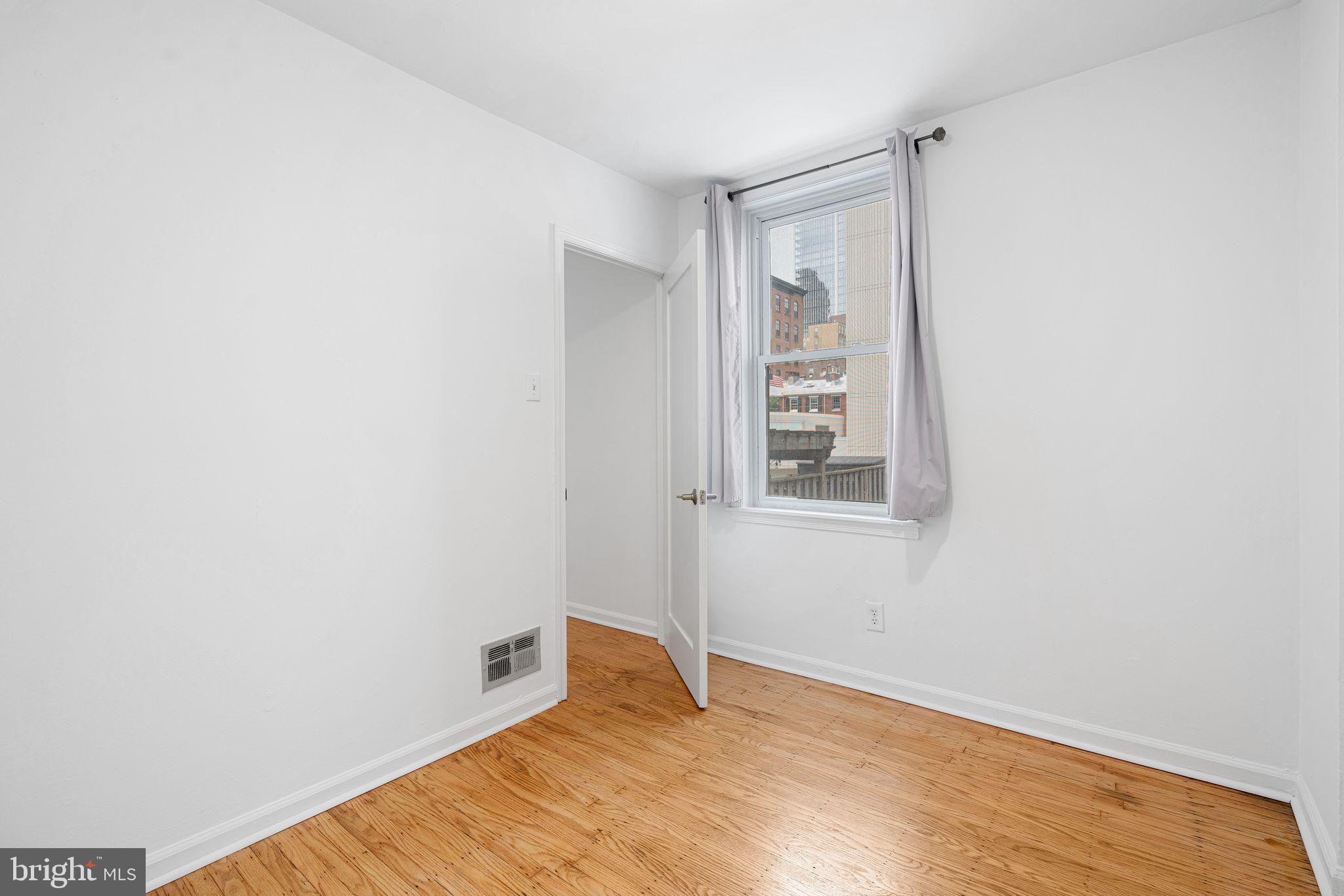 WASHINGTON SQ WEST - Residential