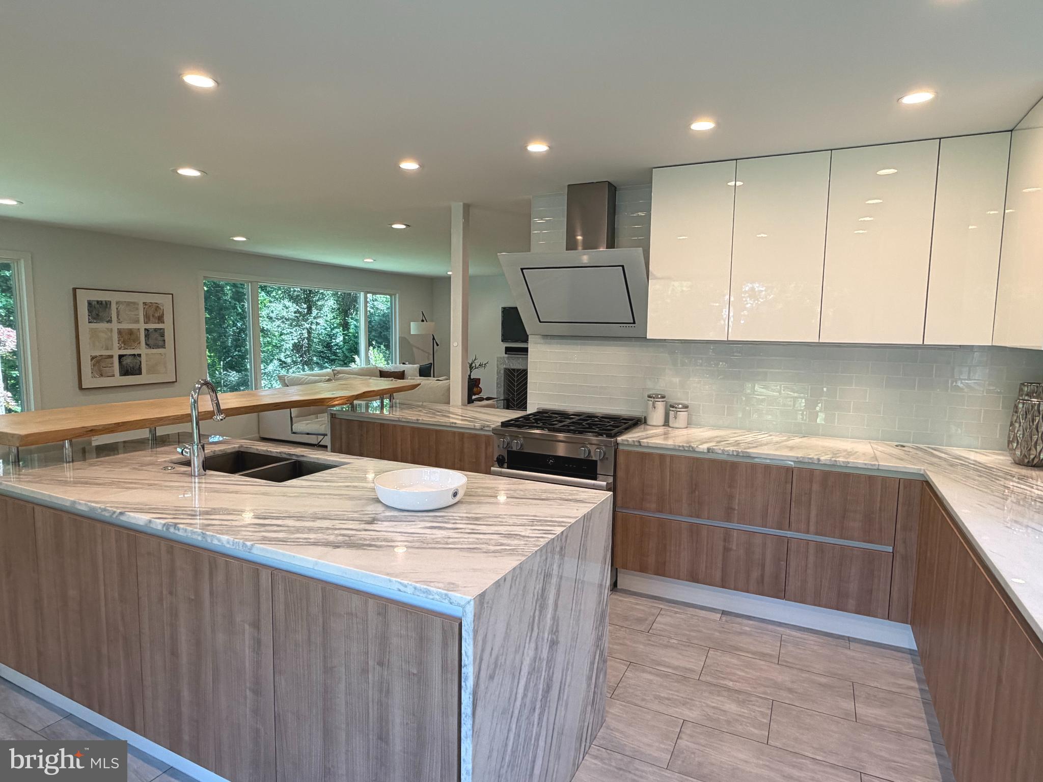 695 KNOX ROAD