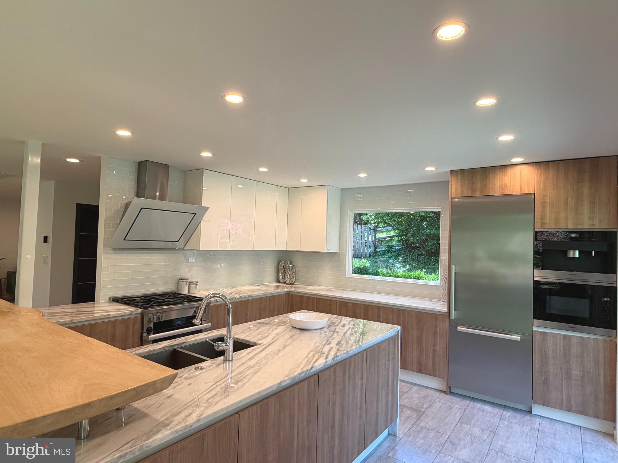 695 KNOX ROAD
