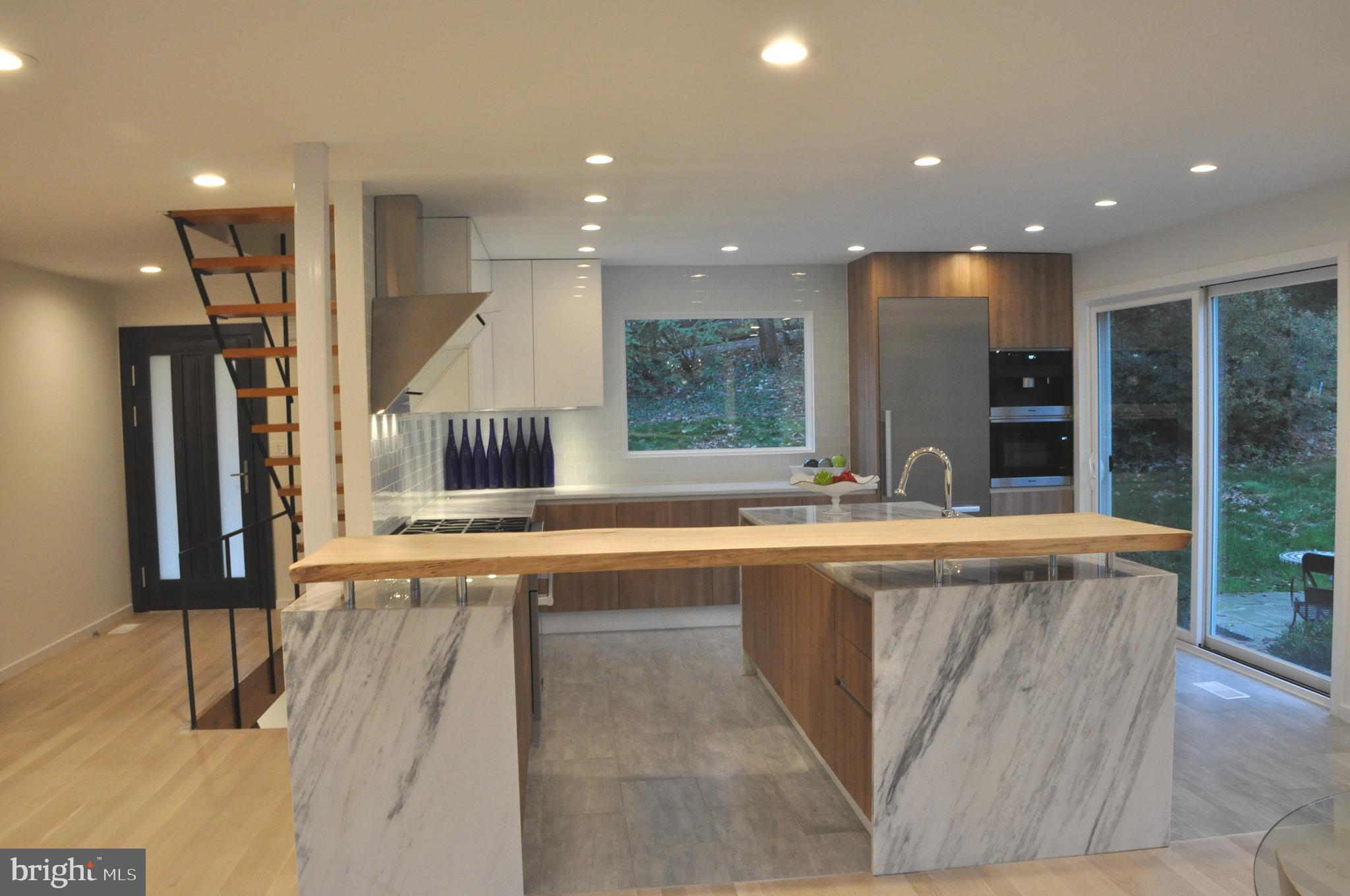 695 KNOX ROAD