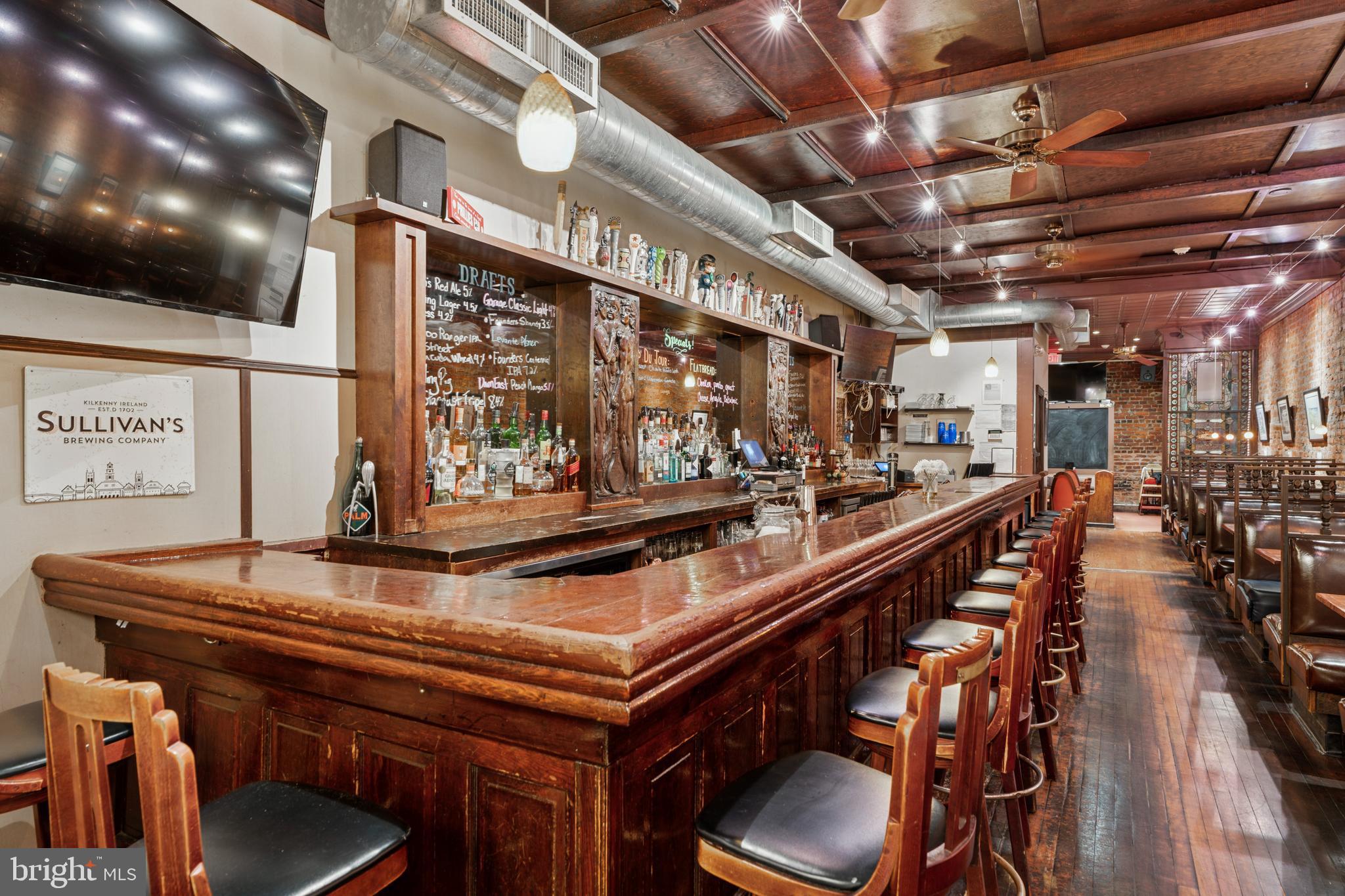 CHESTNUT HILL - Commercial Sale