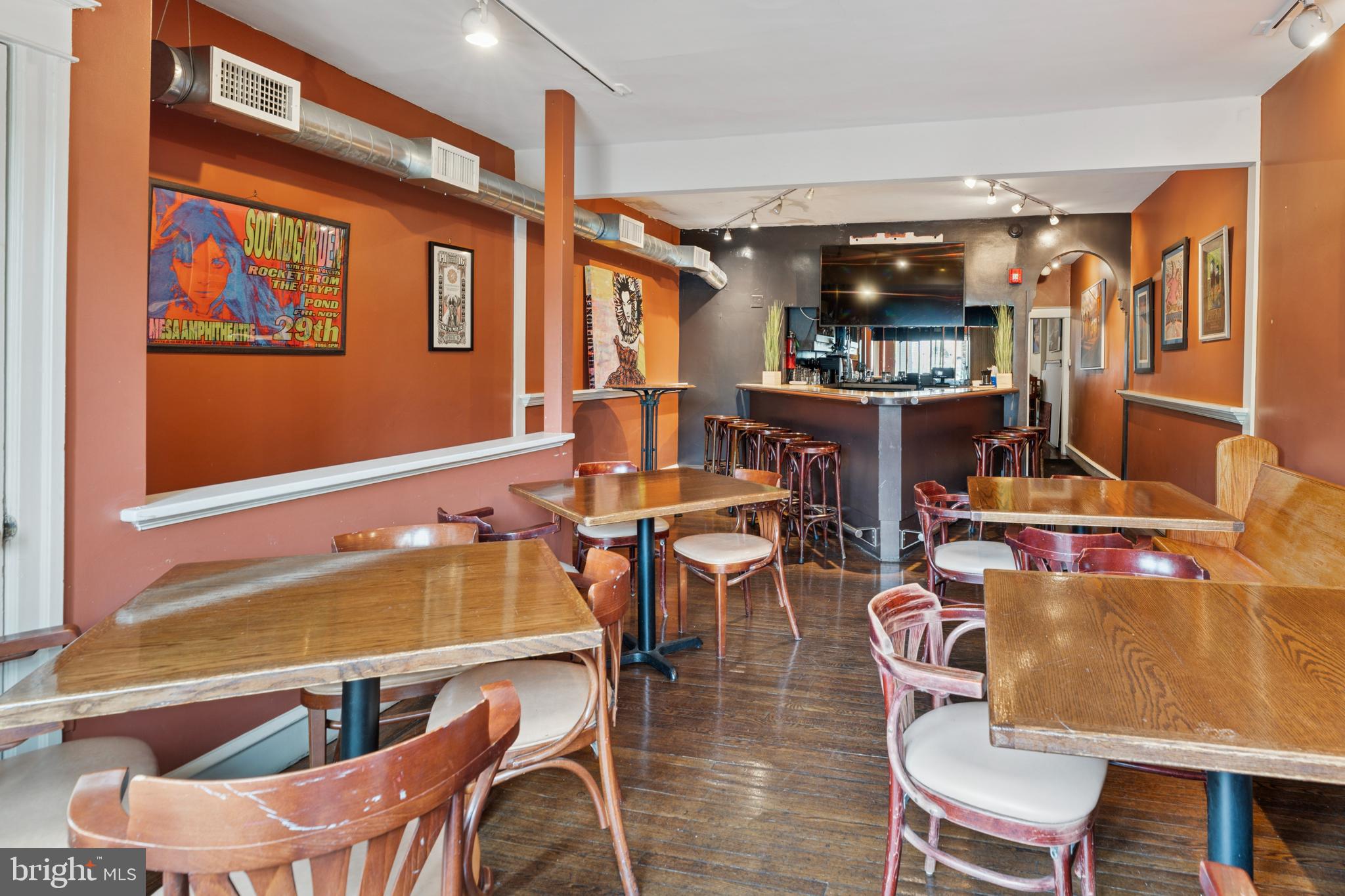 CHESTNUT HILL - Commercial Sale