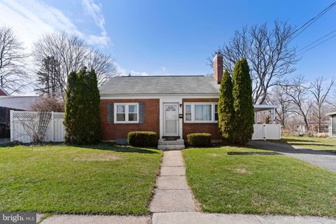 Homes For Sale - 5002 Colorado Avenue<br/> HARRISBURG, PA 17109