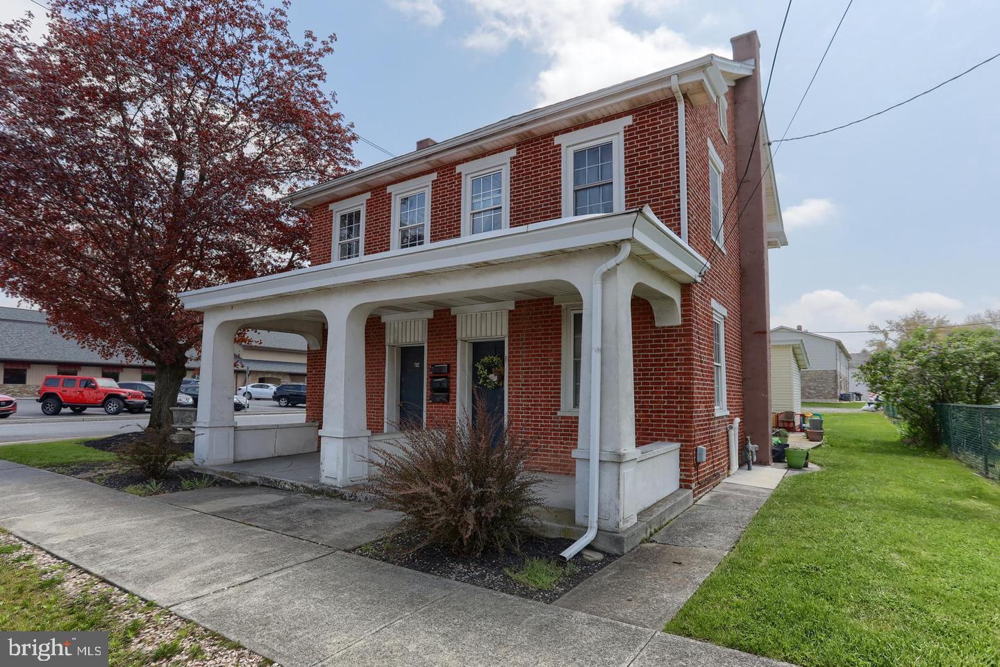 702 W MAIN STREET