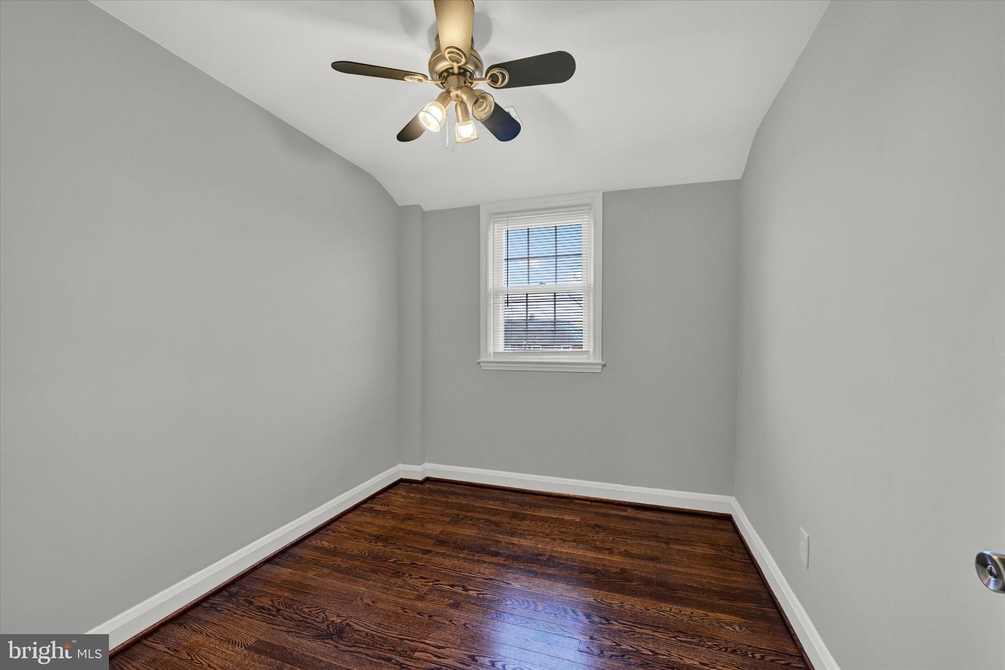 KNETTISHALL - Residential