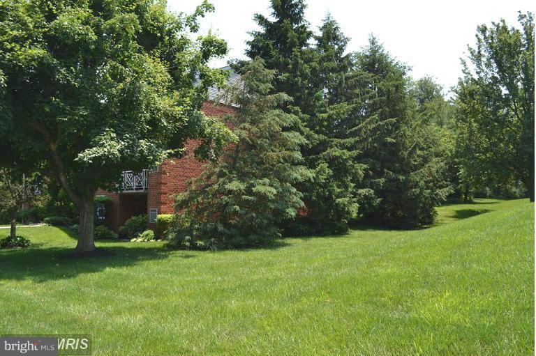 BROOKING COURT GARDEN - Residential Lease