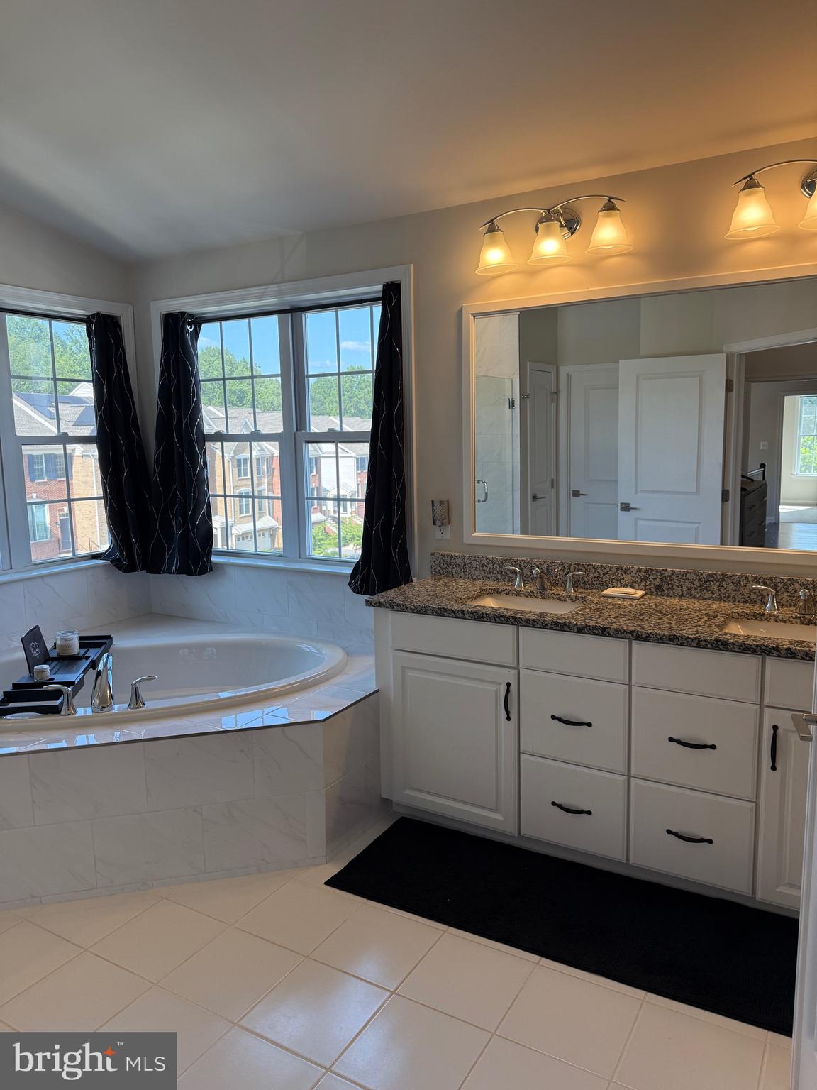 MARLBORO RIDING - Residential