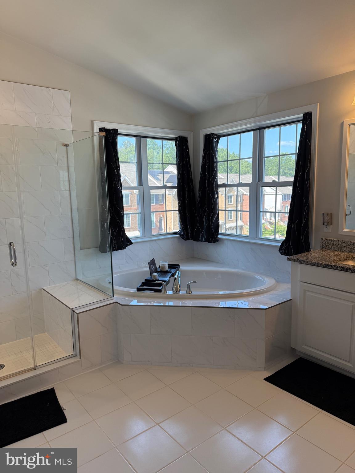 MARLBORO RIDING - Residential